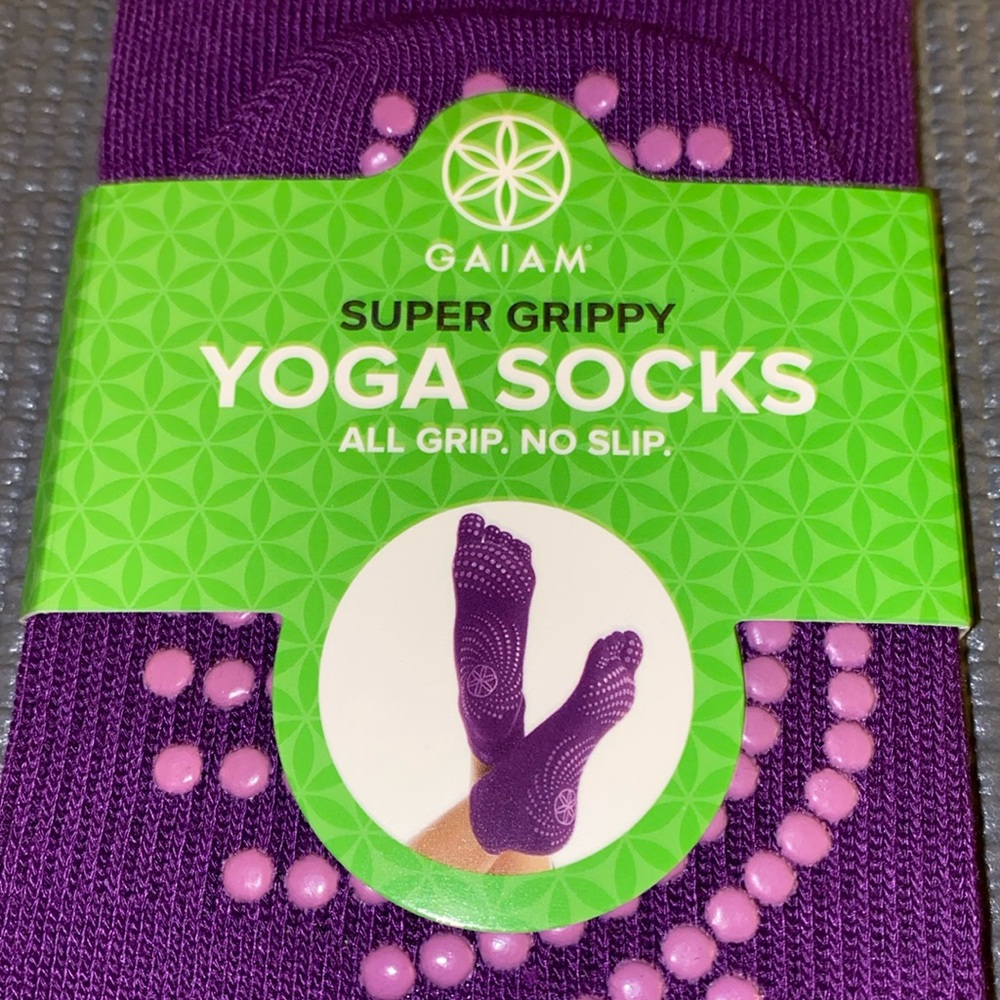🆕🧘♀️GAIAM Women’s Super Grippy Yoga Socks in Purple - Picture 7 of 10
